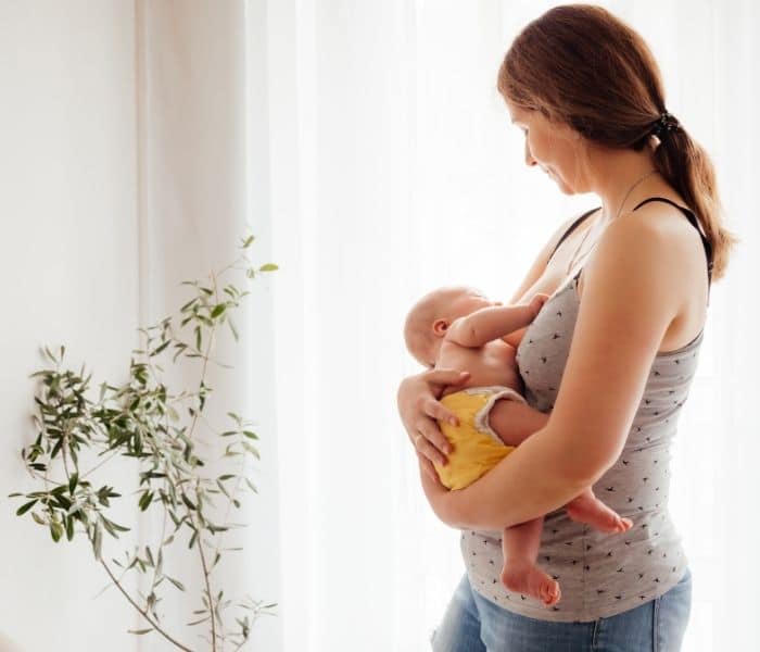 Tiểu buốt sau sinh đều có thể xảy ra ở phụ nữ sinh thường hoặc sinh mổ