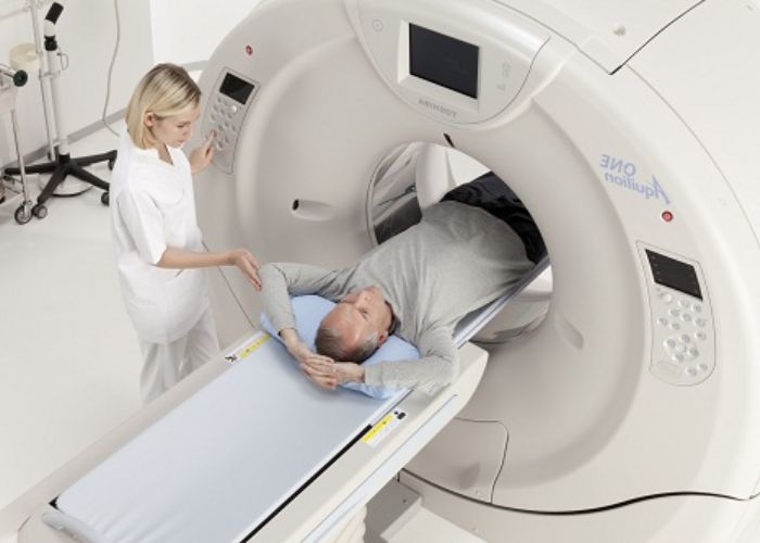 Chụp CT được áp dụng để chẩn đoán tiểu máu vi thể ở một số bệnh nhân
