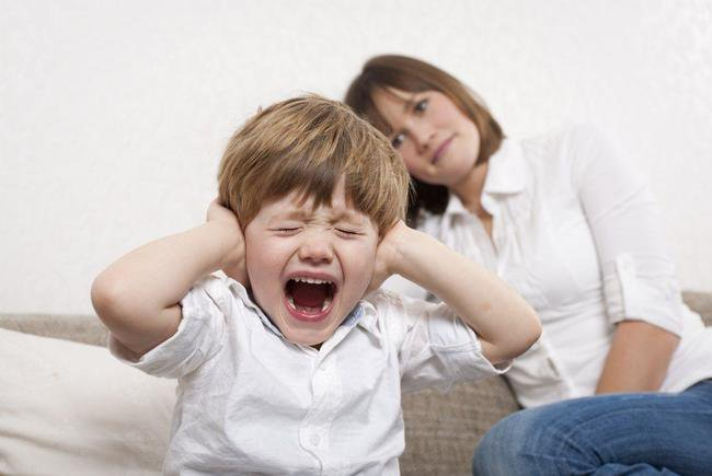 giải đáp thắc mắc của cha mẹ khi trẻ đái dầm